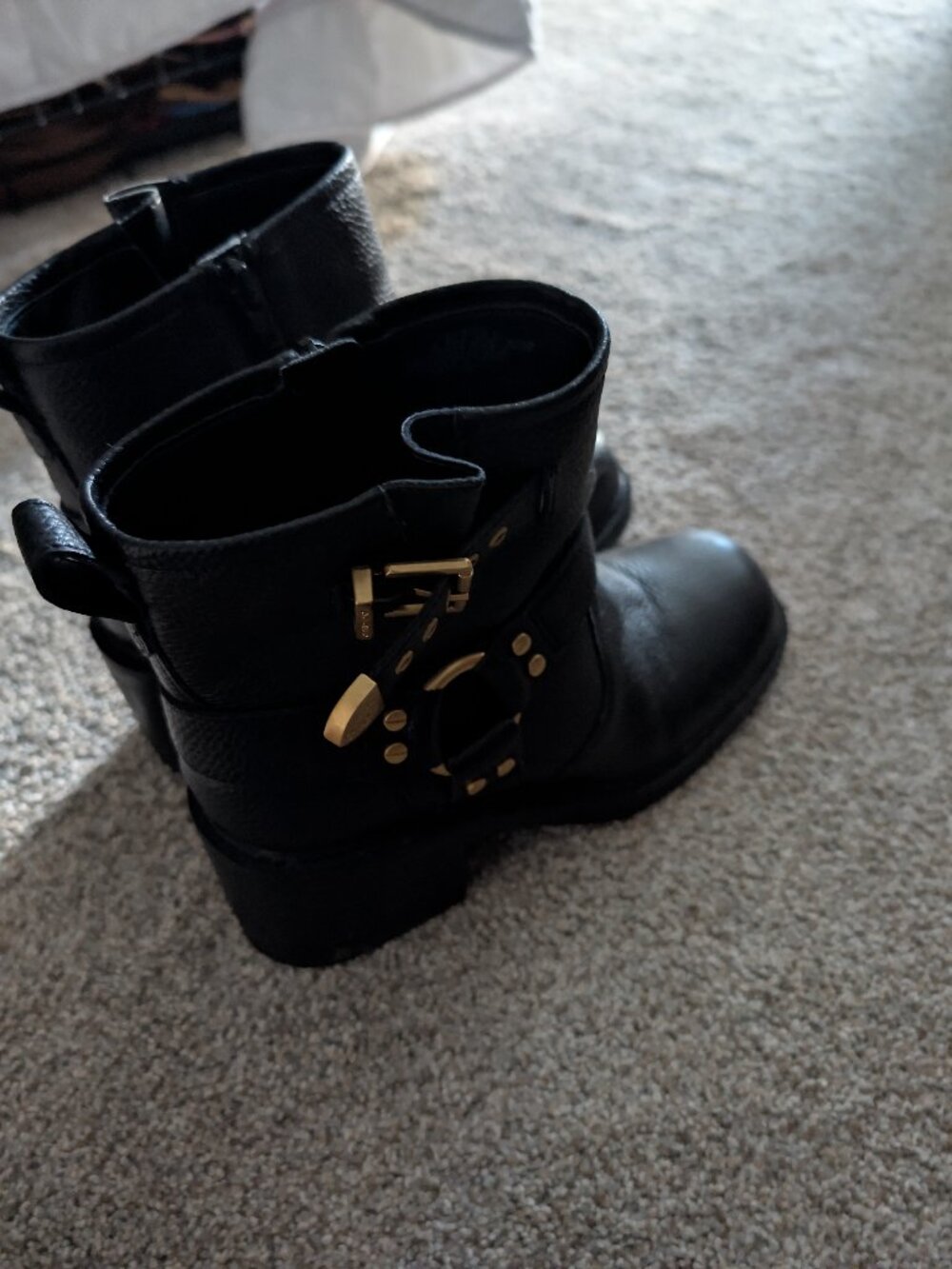 Women's Vince Camuto Boots Size 8.5